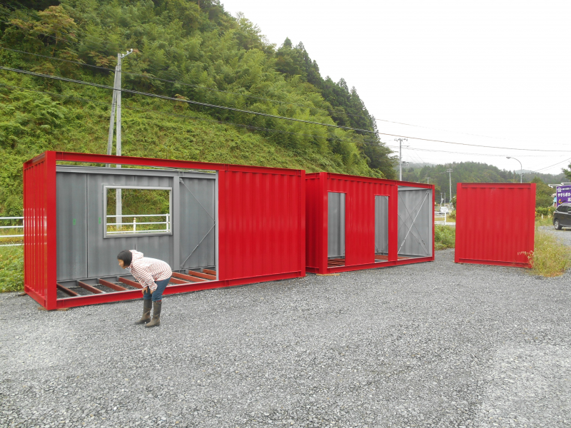 コンテナユニット　搬入開始