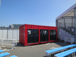 お台場合衆国EXILEブース（コンテナ建築）