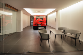 メルセデスベンツショールーム