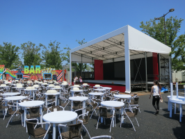 お台場合衆国EXILEブース（コンテナ建築）