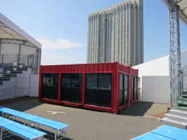 お台場合衆国EXILEブース（コンテナ建築）