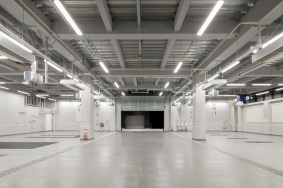 メルセデスベンツ サービス工場