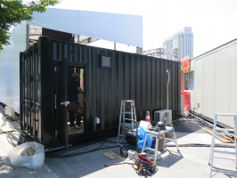 お台場合衆国EXILEブース（コンテナ建築）